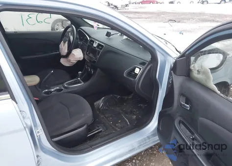 2013 Chrysler 200 Touring из США, поврежденный, VIN 1C3CCBBB3DN539286